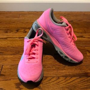 Bright pink Nike size 6.5